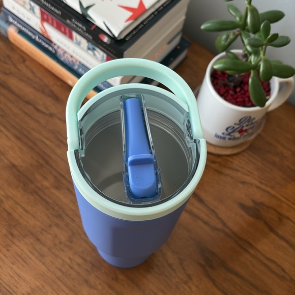 HydroJug Sport 32oz Bottle in Riptide Blue - Picture 6 of 8